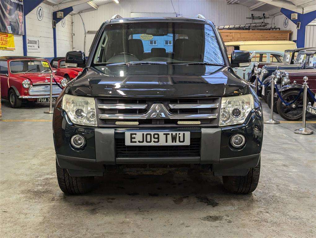 <p>2009 MITSUBISHI SHOGUN ELEGANCE DI-D LWBA</p>