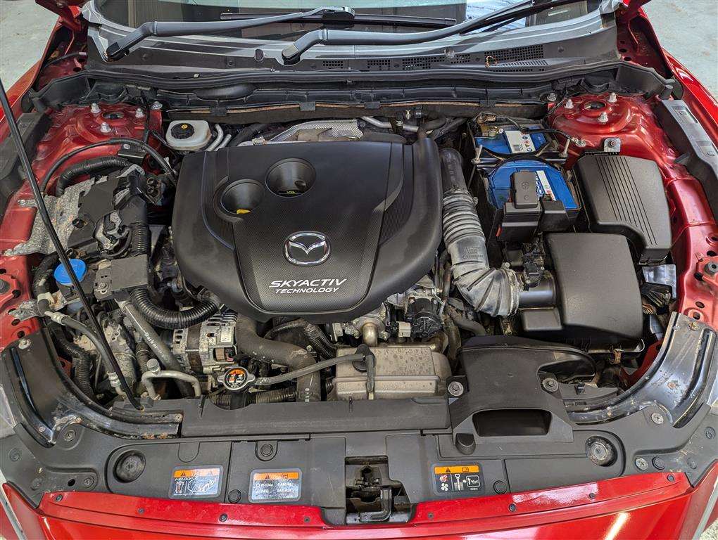 <p>2015 MAZDA 6 SPORT NAV D AUTO</p>