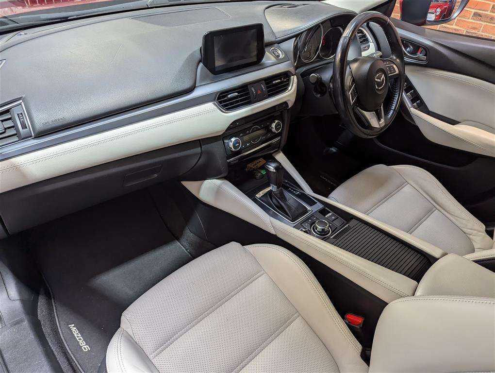 <p>2015 MAZDA 6 SPORT NAV D AUTO</p>