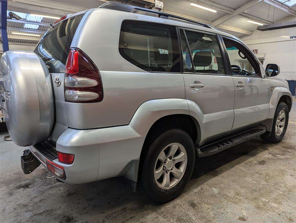 <p>2005 TOYOTA LANDCRUISER LC3 D-4D</p>