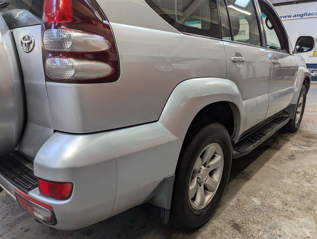 <p>2005 TOYOTA LANDCRUISER LC3 D-4D</p>