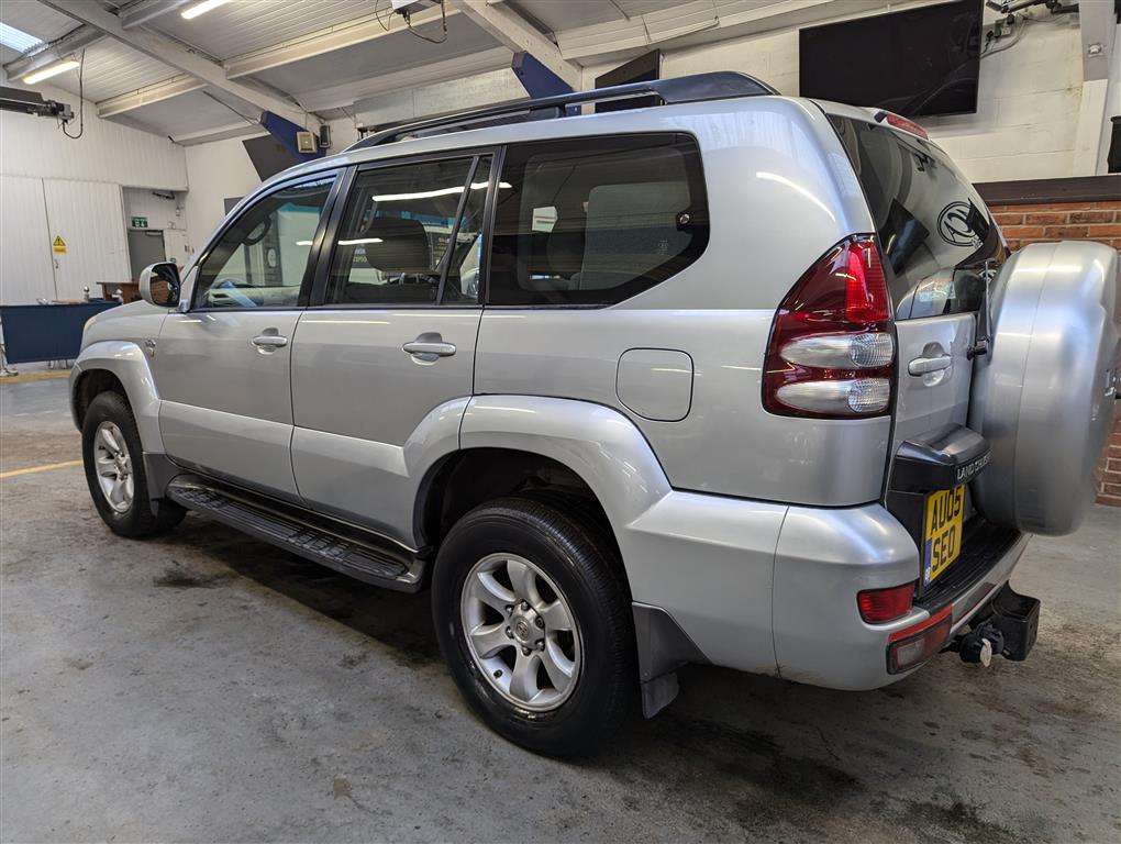 <p>2005 TOYOTA LANDCRUISER LC3 D-4D</p>