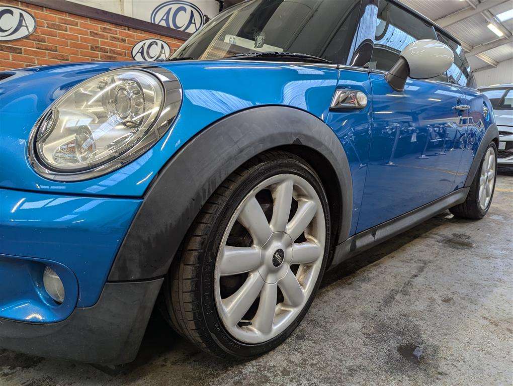 <p>2007 MINI COOPER S</p>