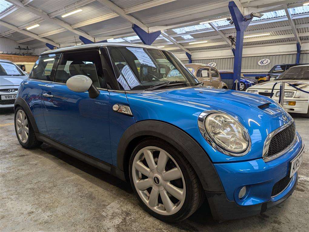 <p>2007 MINI COOPER S</p>