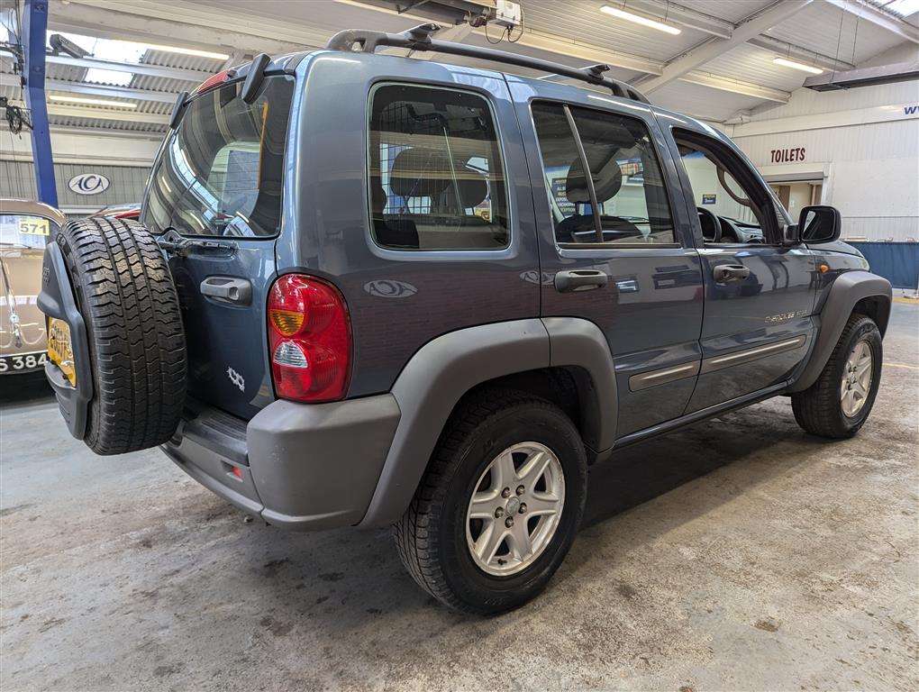 <p>2003 JEEP CHEROKEE SPORT</p>