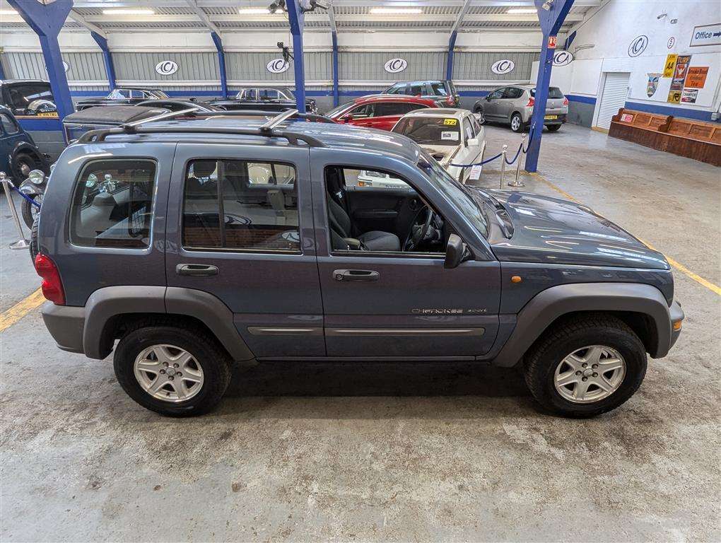 <p>2003 JEEP CHEROKEE SPORT</p>