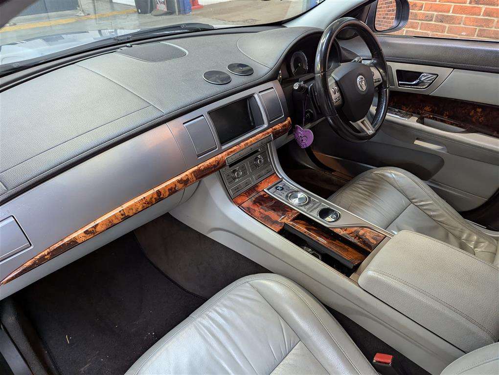 <p>2008 JAGUAR XF LUXURY V6 AUTO</p>