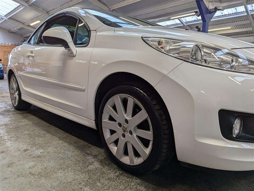 <p>2010 PEUGEOT 207 GT CC HDI</p>