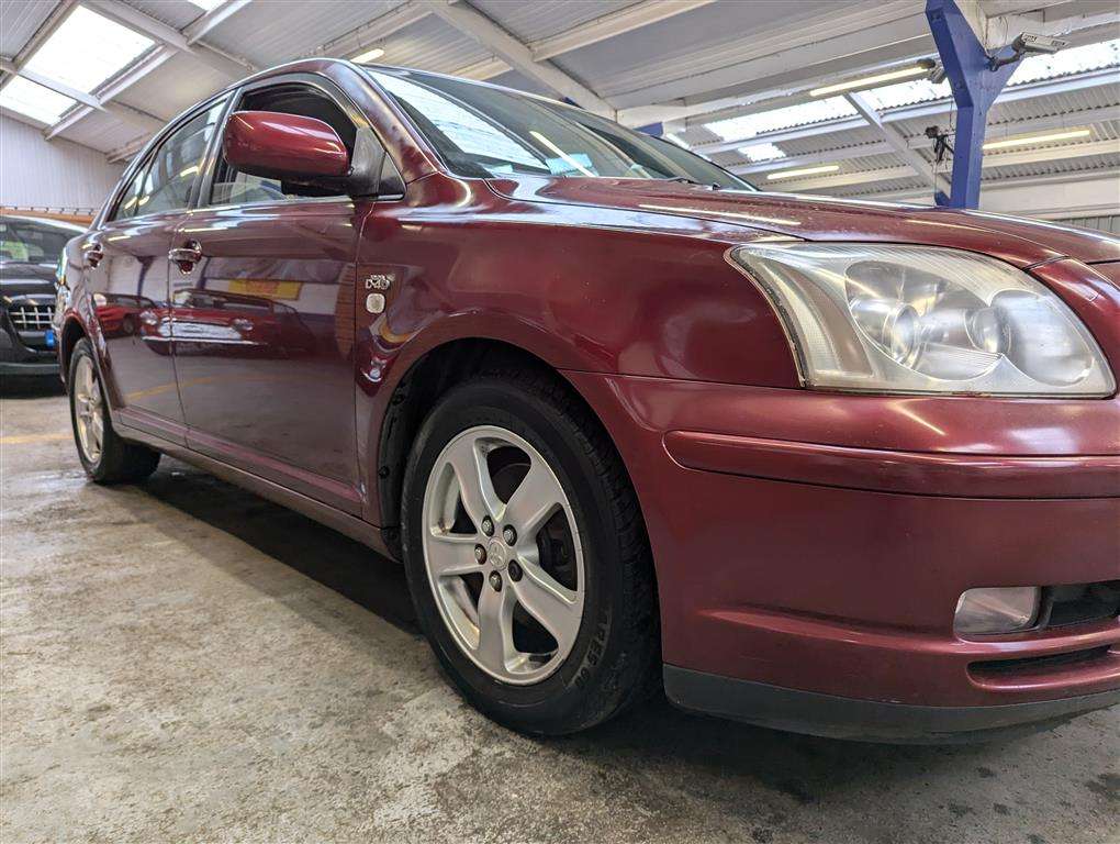 <p>2004 TOYOTA AVENSIS T3-X D-4D</p>