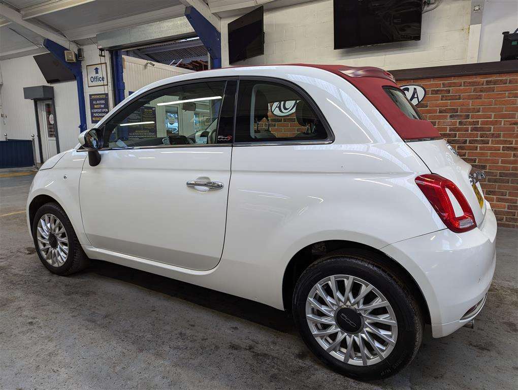 <p>2018 FIAT 500 C LOUNGE</p>