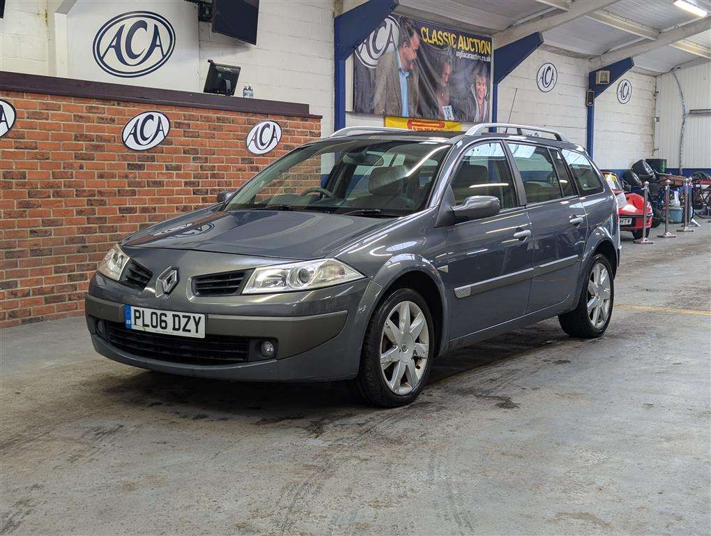 <p>2006 RENAULT MEGANE PRIVILEGE DCI</p>