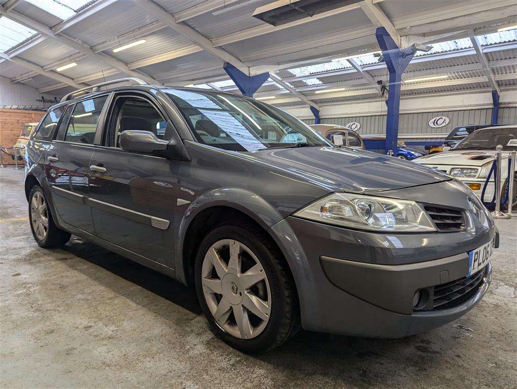 <p>2006 RENAULT MEGANE PRIVILEGE DCI</p>