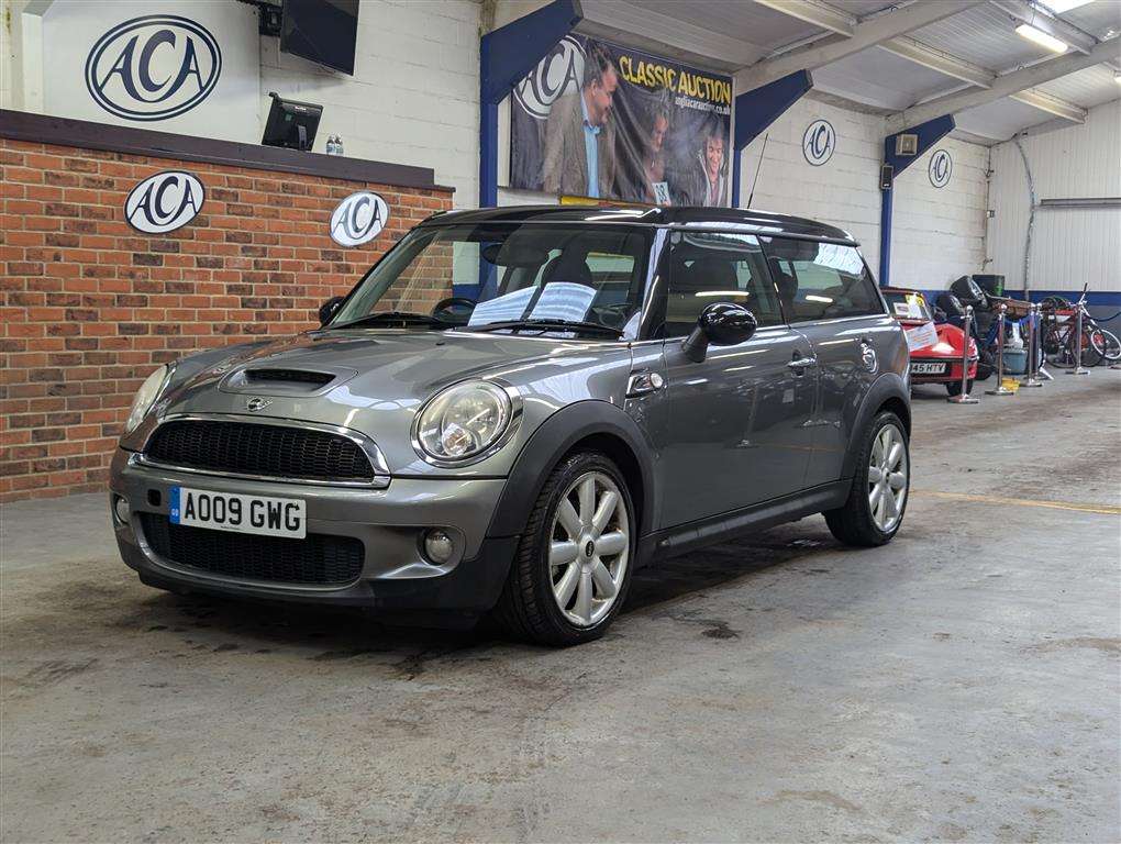 <p>2009 MINI COOPER S CLUBMAN</p>