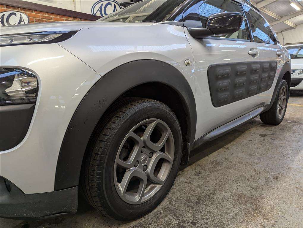 <p>2015 CITROEN C4 CACTUS FEEL PURETECH S</p>