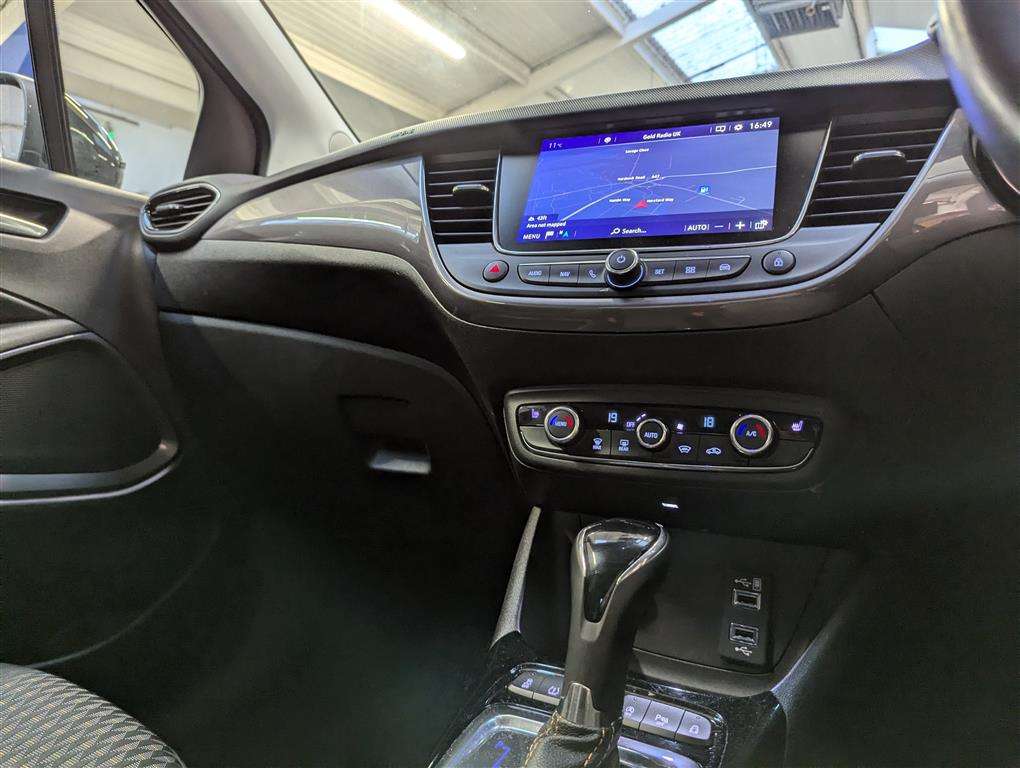 <p>2018 VAUXHALL CROSSLAND X TEC LN NAV T</p>