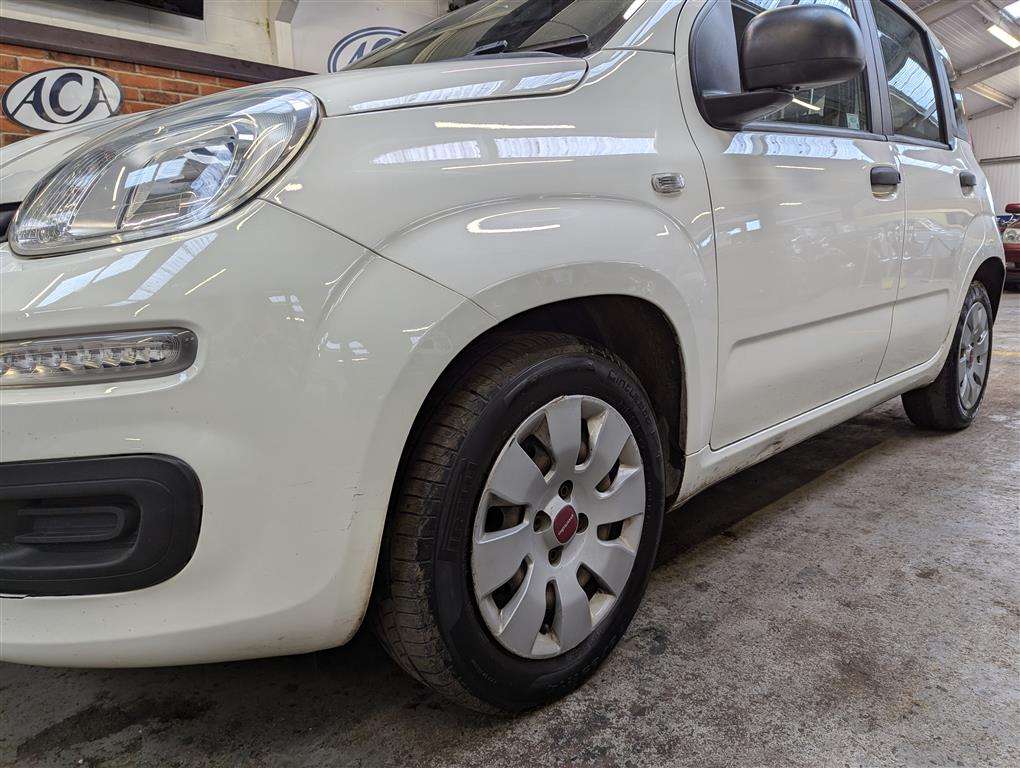 <p>2016 FIAT PANDA POP</p>