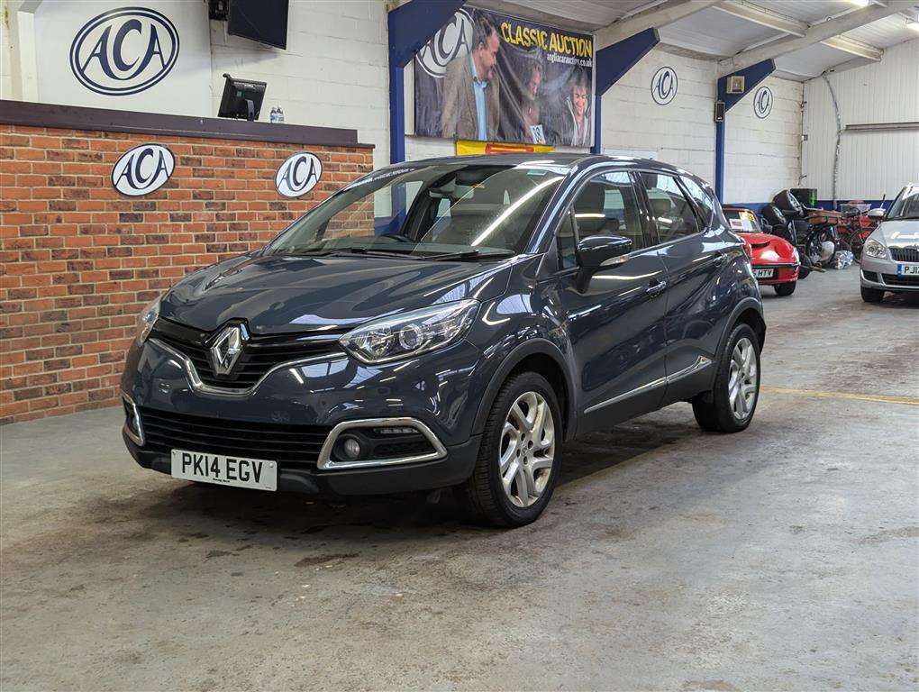 <p>2014 RENAULT CAPTUR D-QUE M-NAV NRG TC</p>