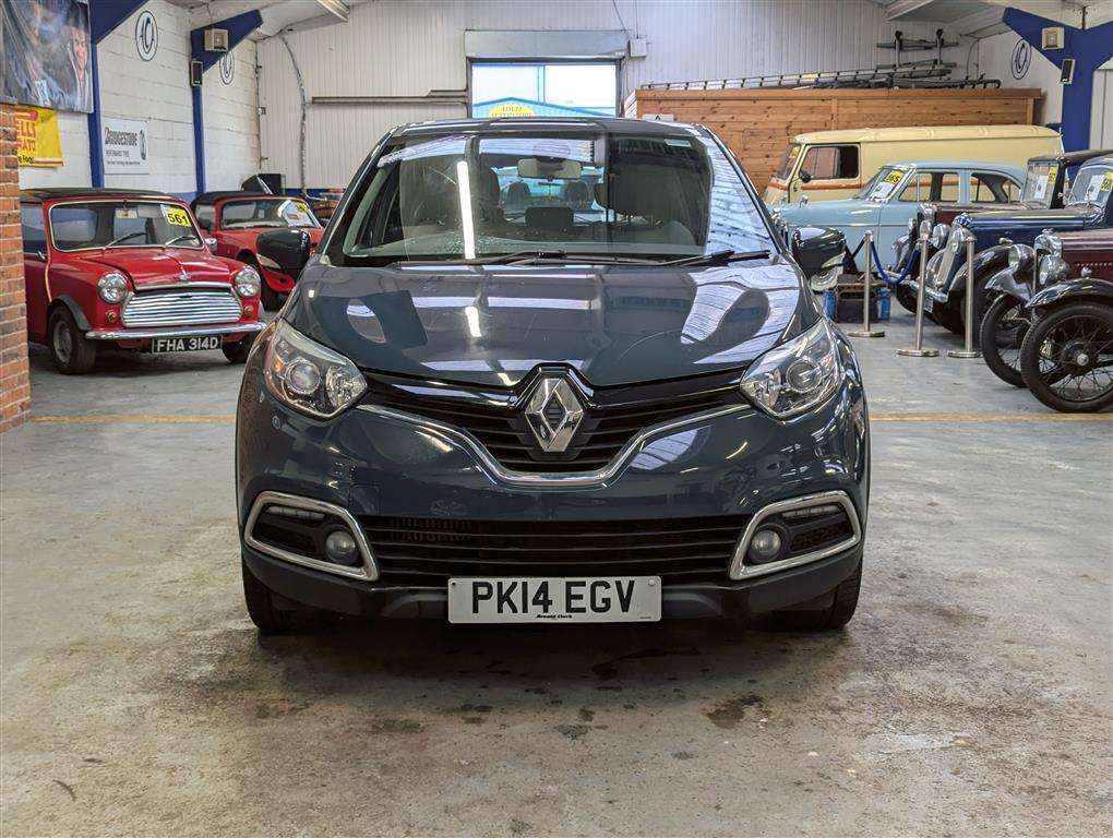 <p>2014 RENAULT CAPTUR D-QUE M-NAV NRG TC</p>