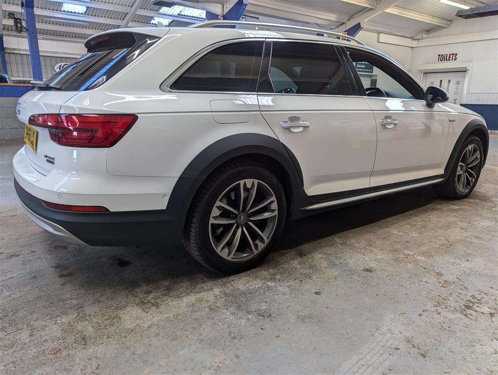 <p>2016 AUDI A4 ALLROAD TDI QUATTRO AUTO</p>