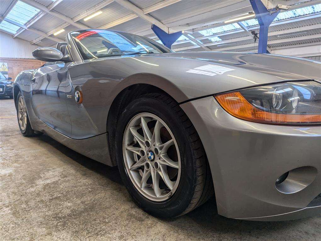 <p>2004 BMW Z4 2.2I SE</p>