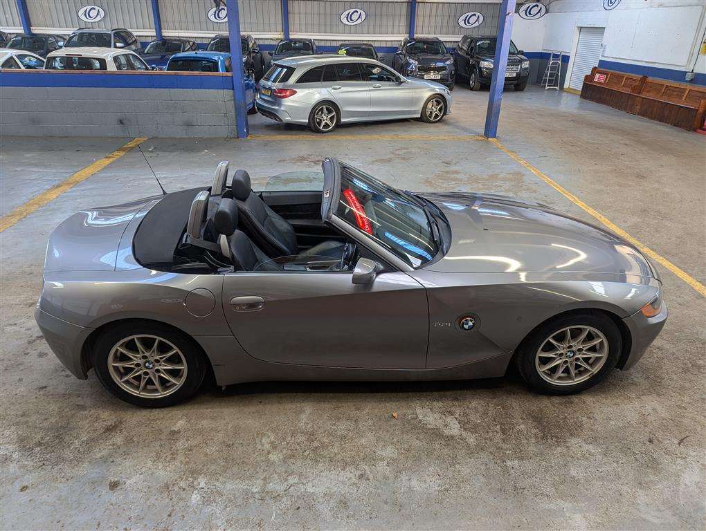 <p>2004 BMW Z4 2.2I SE</p>