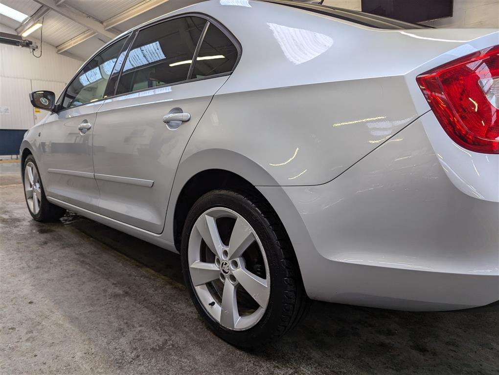 <p>2013 SKODA RAPID ELEGANCE TDI CR</p>