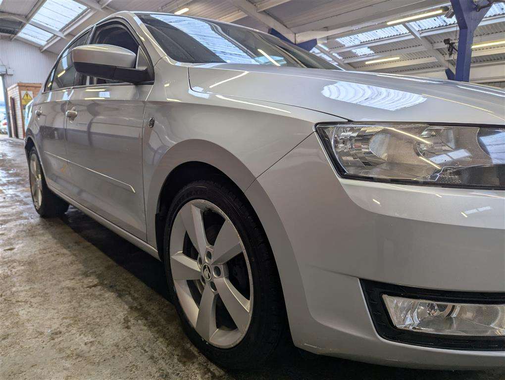 <p>2013 SKODA RAPID ELEGANCE TDI CR</p>