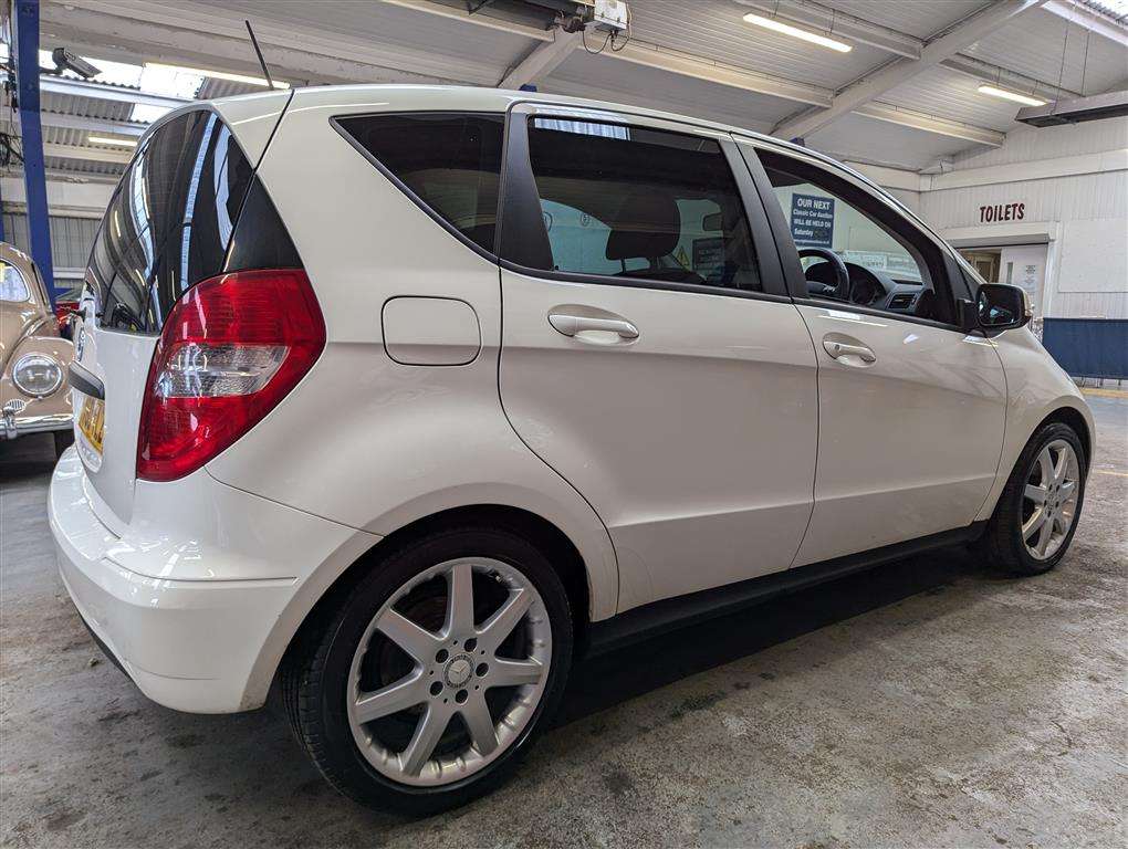 <p>2010 MERCEDES-BENZ A160 BLUEEFF-Y CLASSIC SE</p>