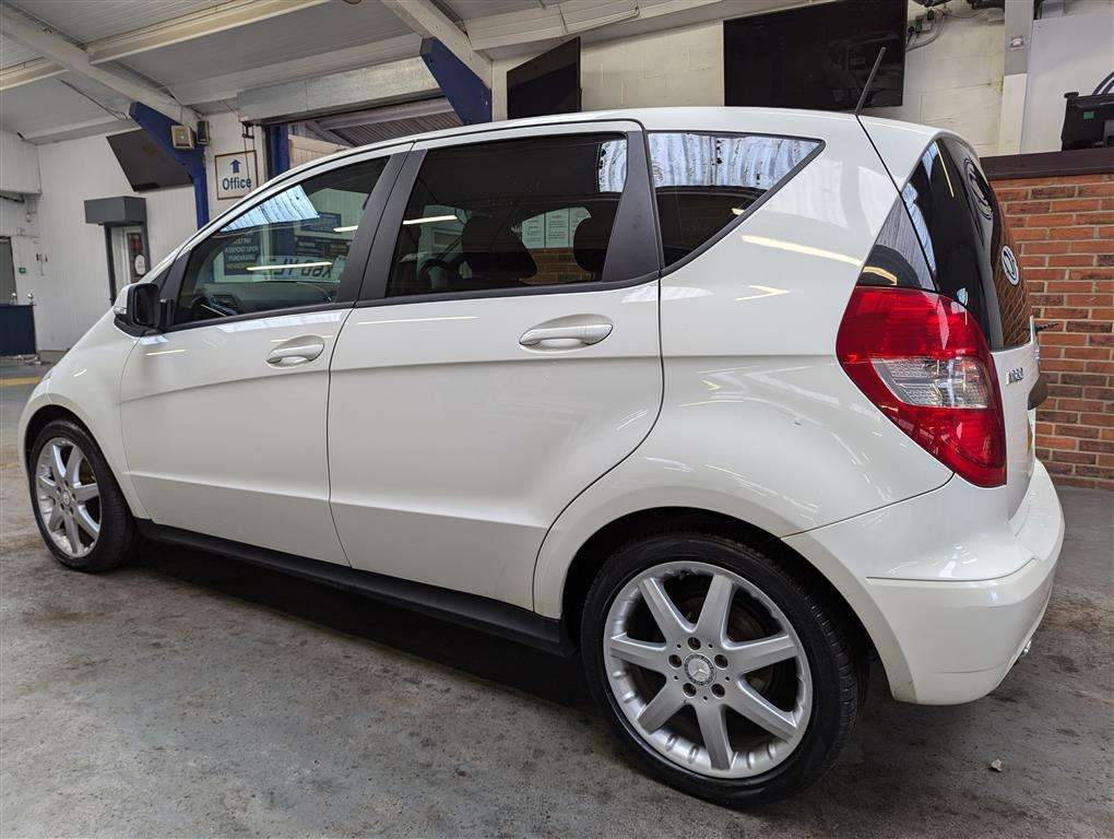 <p>2010 MERCEDES-BENZ A160 BLUEEFF-Y CLASSIC SE</p>