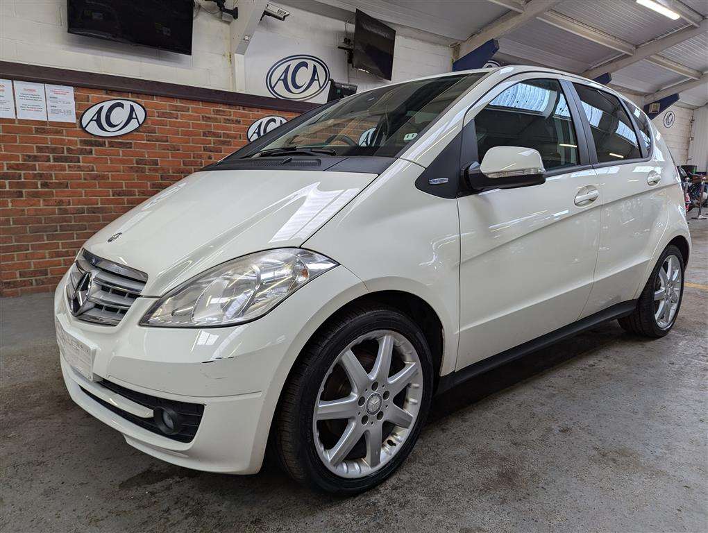 <p>2010 MERCEDES-BENZ A160 BLUEEFF-Y CLASSIC SE</p>