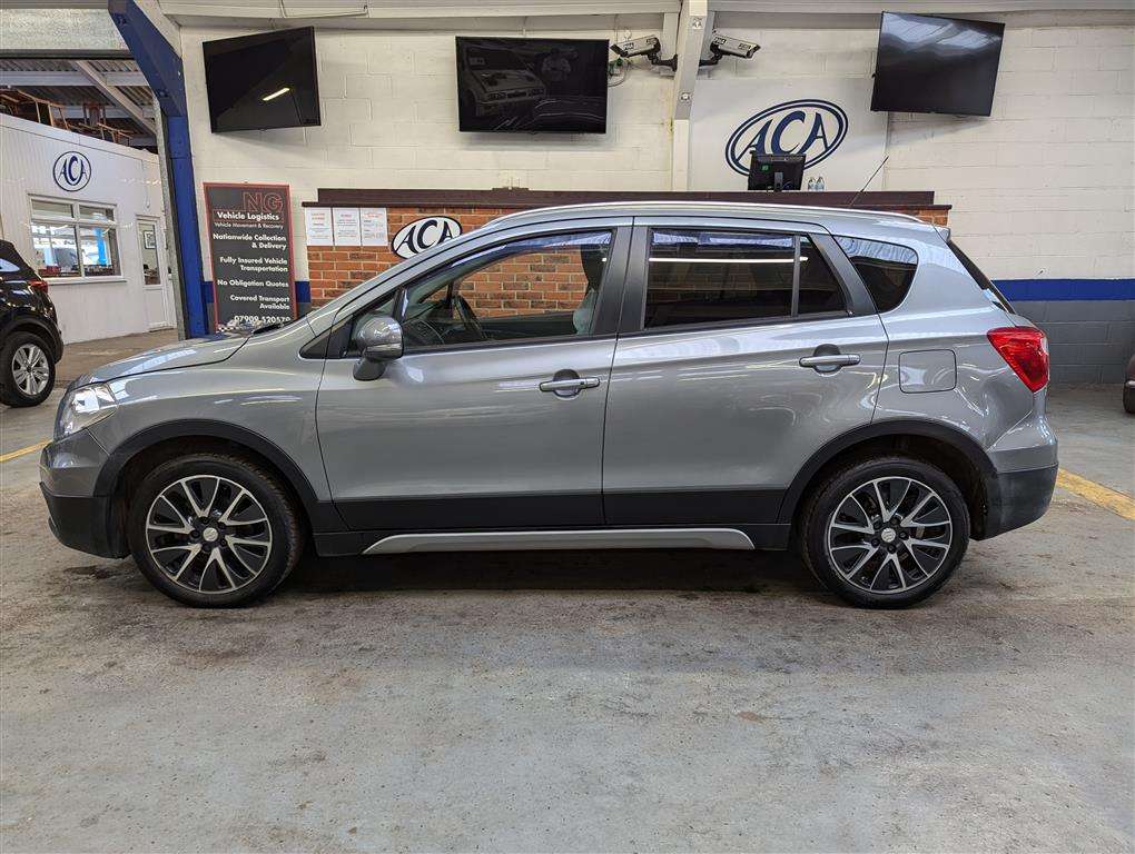 <p>2014 SUZUKI SX4 S-CROSS SZ-T</p>