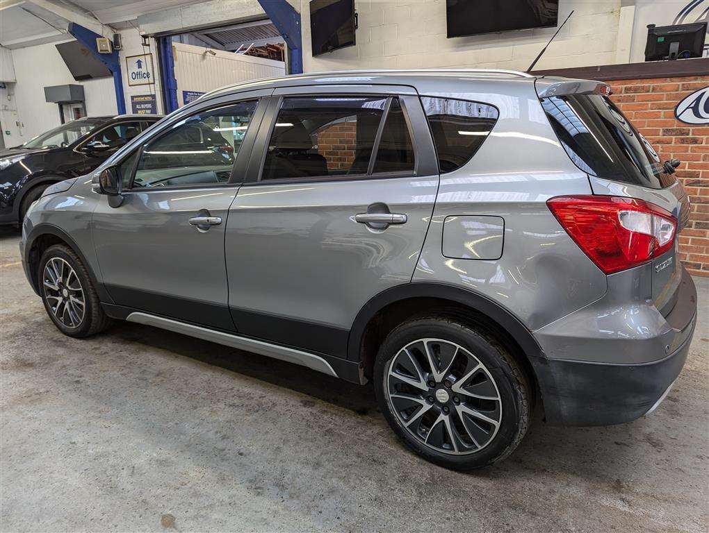 <p>2014 SUZUKI SX4 S-CROSS SZ-T</p>