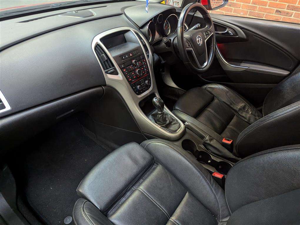 <p>2014 VAUXHALL ASTRA LIMITED EDITION</p>