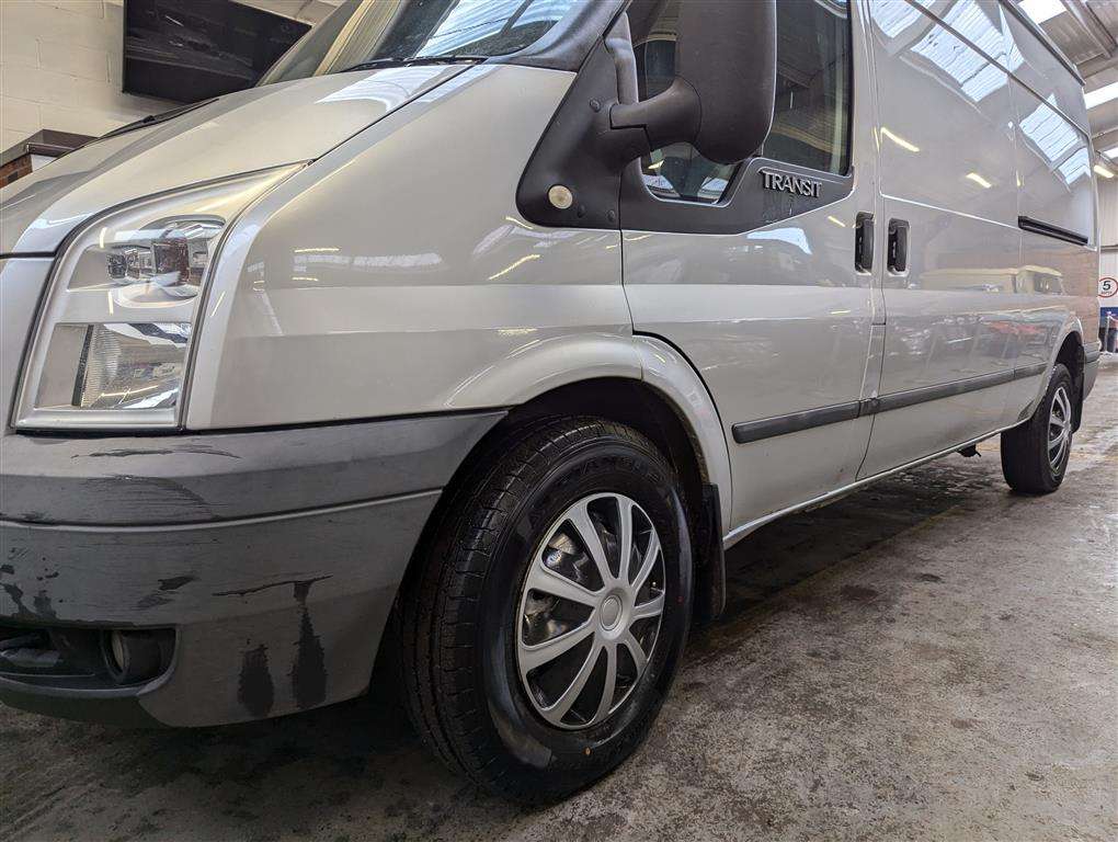 <p>2012 FORD TRANSIT 125 T350 TREND RW</p>