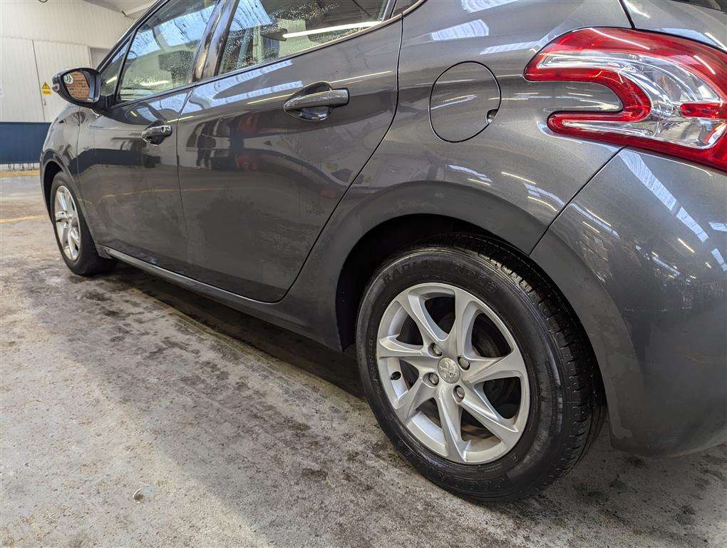 <p>2013 PEUGEOT 208 ACTIVE HDI</p>