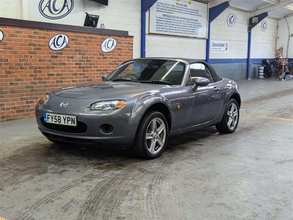 <p>2008 MAZDA MX-5</p>