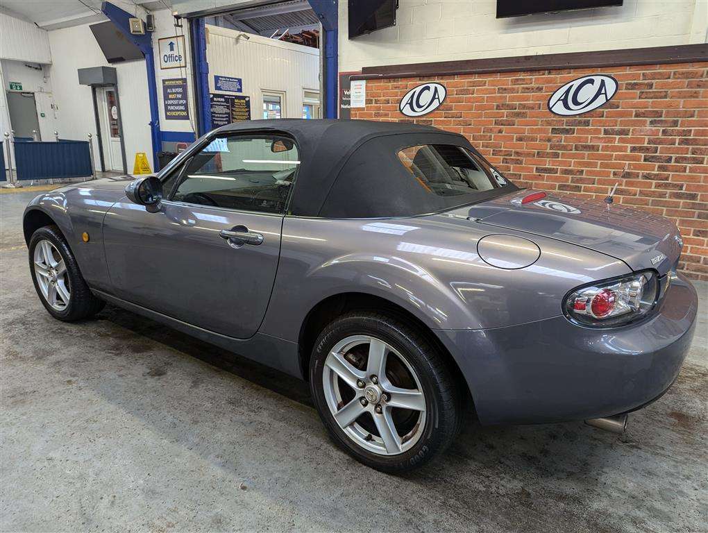 <p>2008 MAZDA MX-5</p>