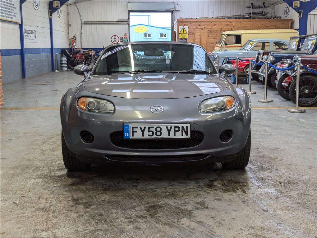 <p>2008 MAZDA MX-5</p>