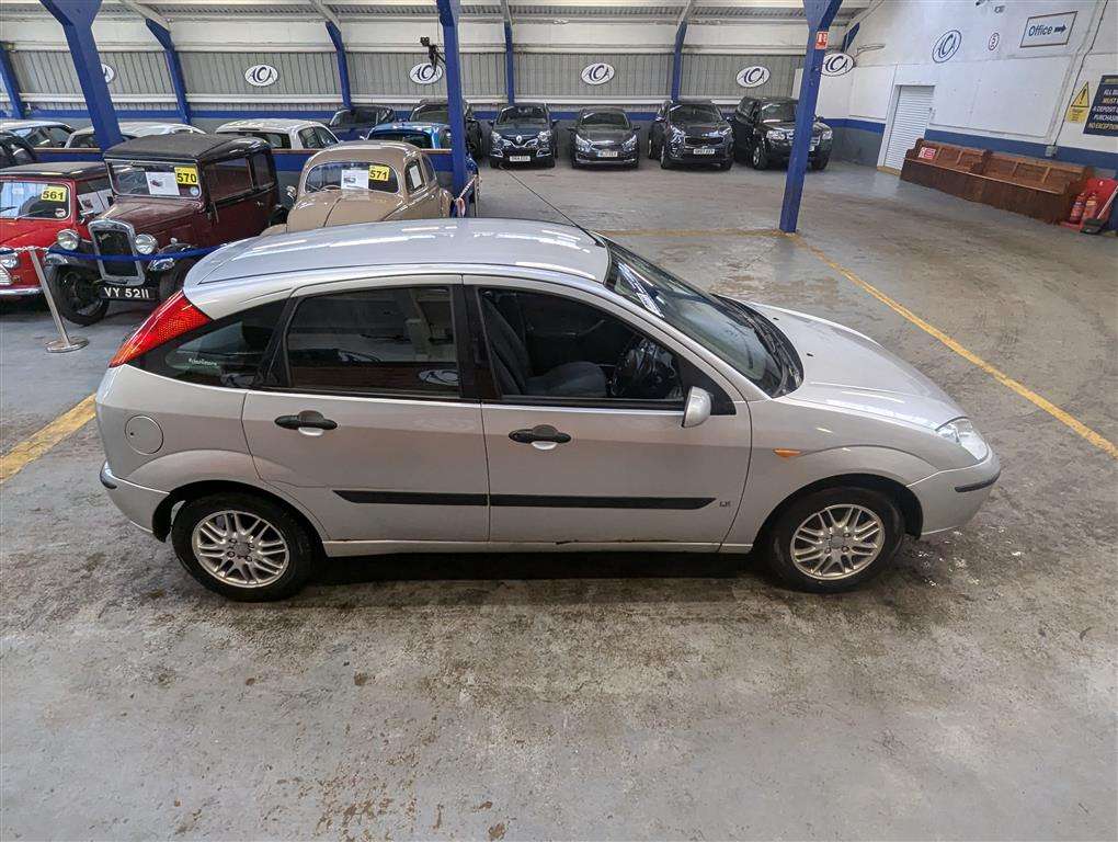 <p>2004 FORD FOCUS LX</p>