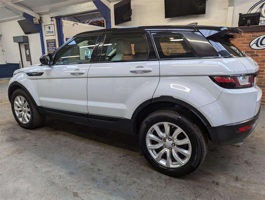 <p>2016 LAND ROVER R ROVER EVOQUE SE TECH TD</p>