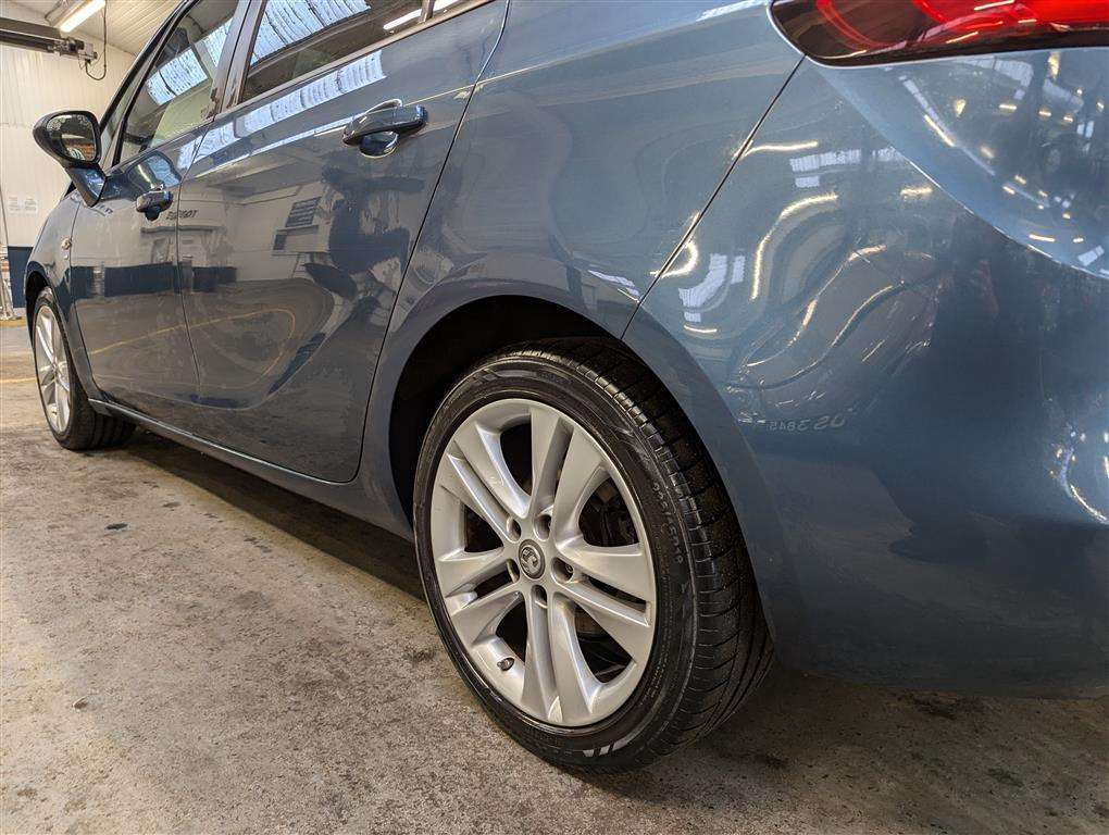 <p>2014 VAUXHALL ZAFIRA TOURER SRI TURBO</p>