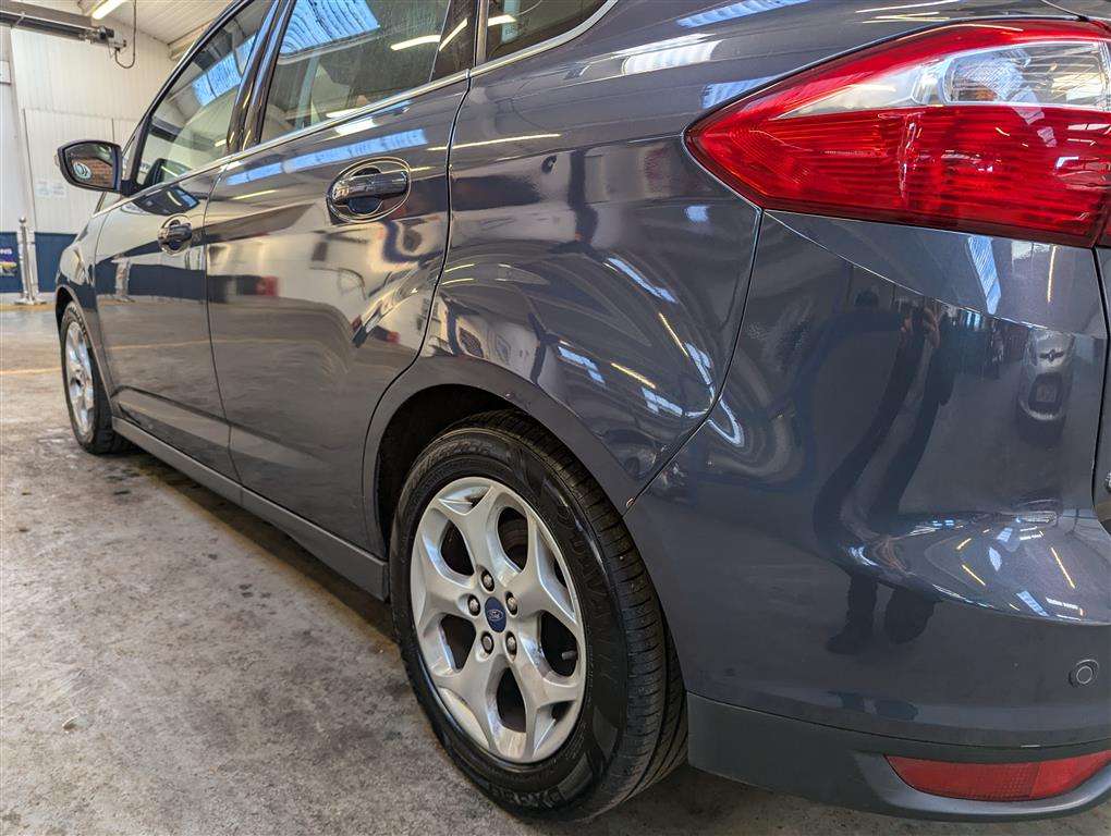 <p>2014 FORD C-MAX ZETEC TURBO</p>