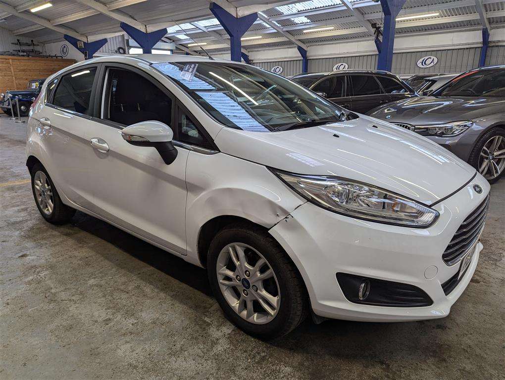 <p>2017 FORD FIESTA ZETEC</p>