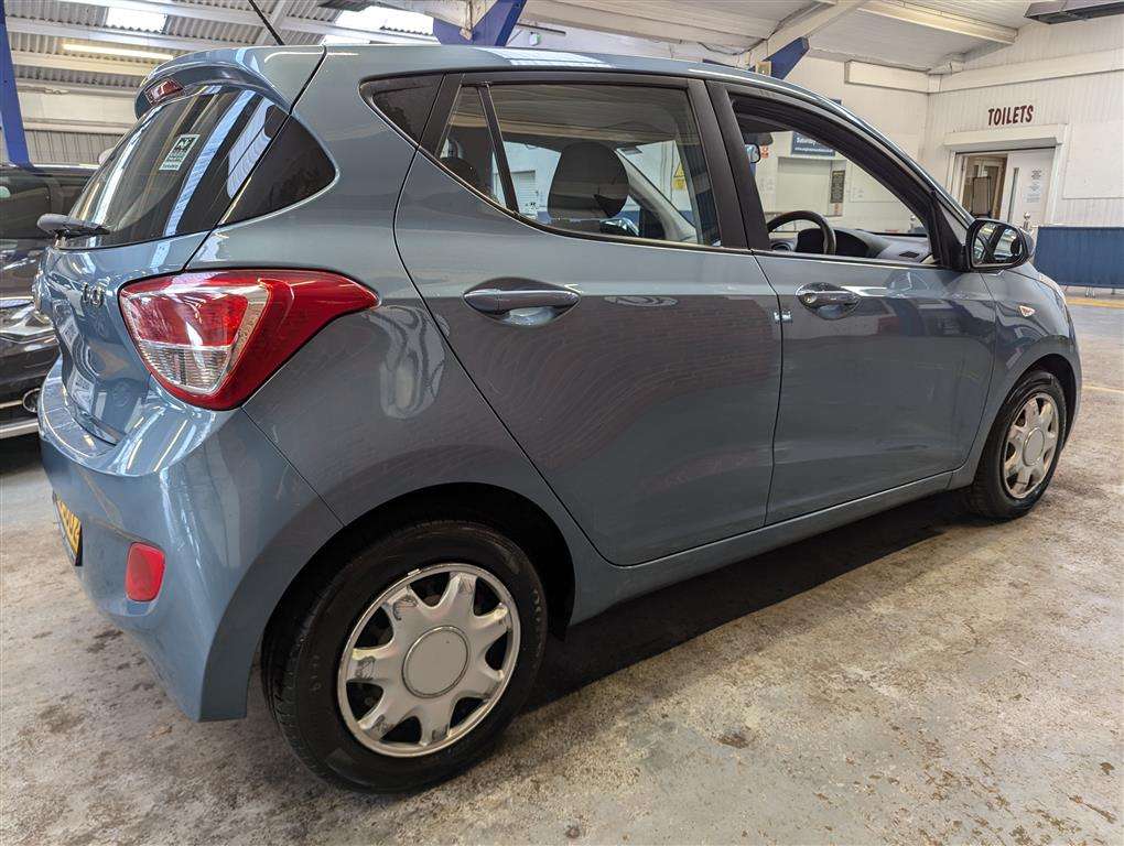 <p>2015 HYUNDAI I10 SE</p>