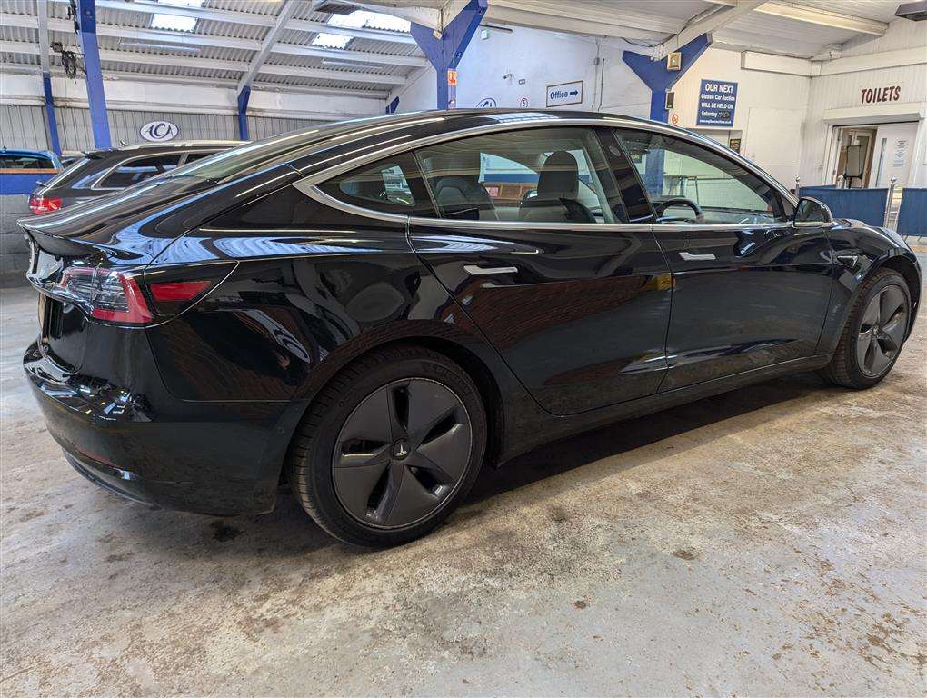 <p>2019 TESLA MODEL 3 STANDARD RANGE +</p>