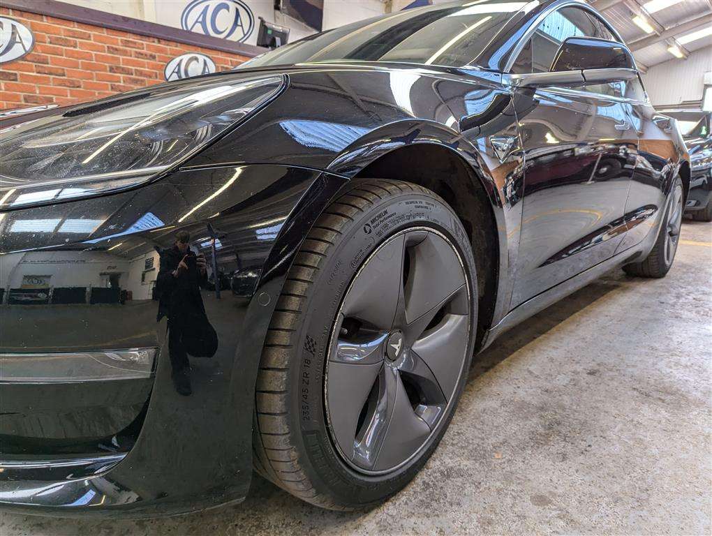 <p>2019 TESLA MODEL 3 STANDARD RANGE +</p>