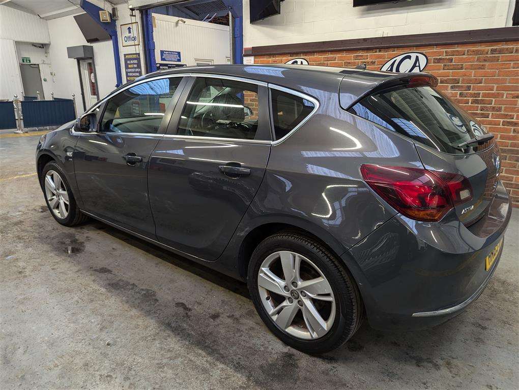 <p>2014 VAUXHALL ASTRA SRI</p>