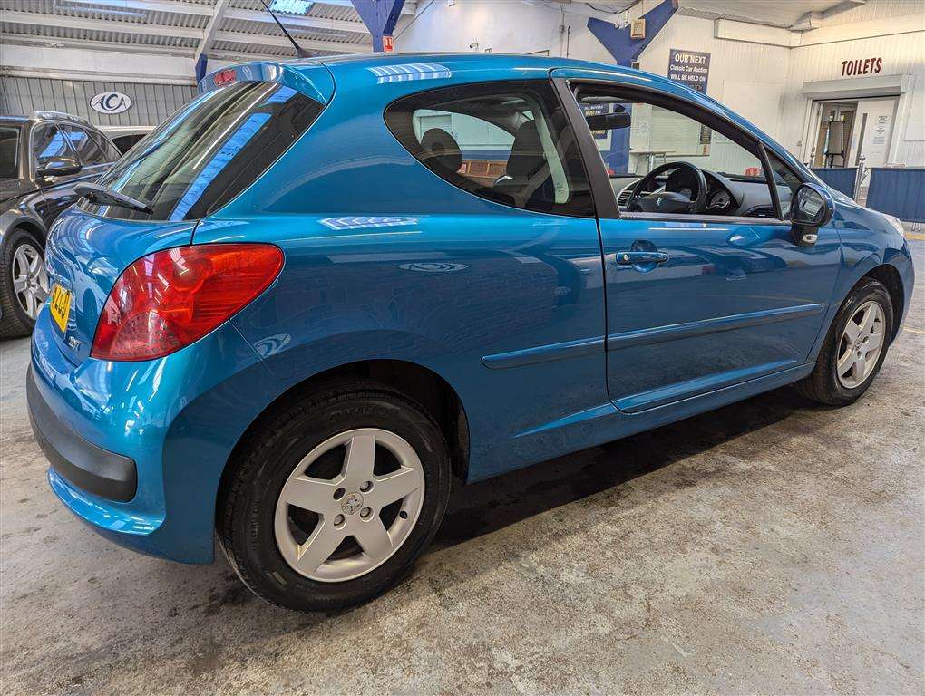 <p>2008 PEUGEOT 207 SPORT CIELO 8V</p>