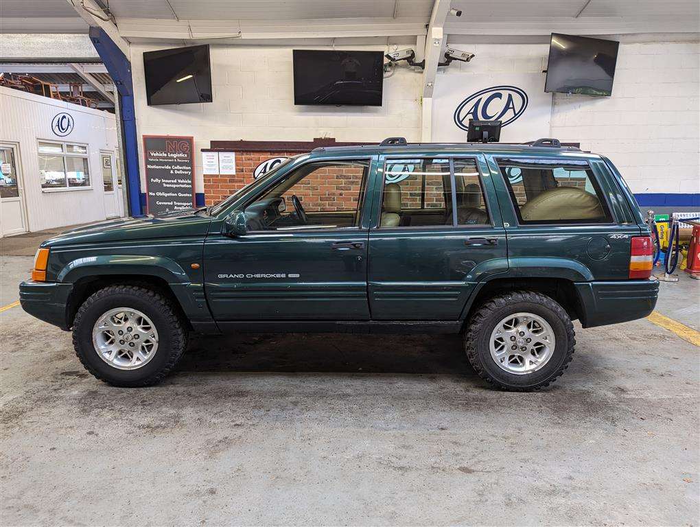 <p>1997 JEEP GRAND CHEROKEE LTD AUTO</p>