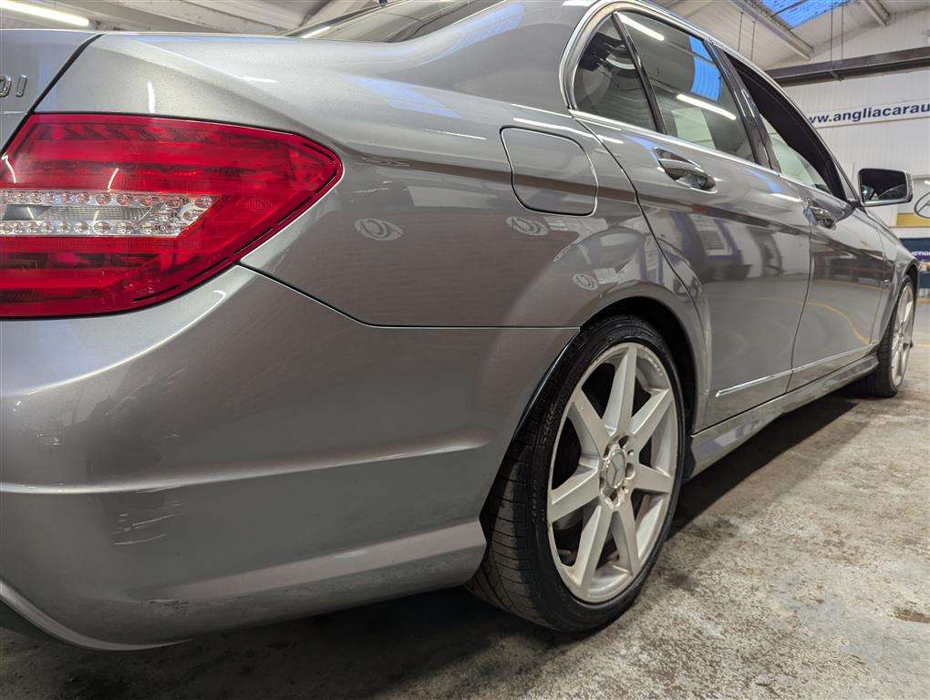 <p>2012 MERCEDES-BENZ C220 SPORT CDI BLUEEFI-CY</p>